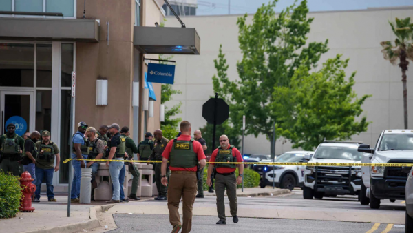 Mall Shooting Chaos