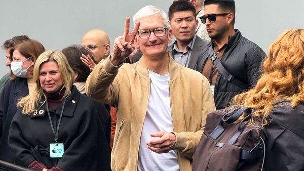 Apple Sees Strongest Rally in Nine Months as iPhone and Mac Demand Surge