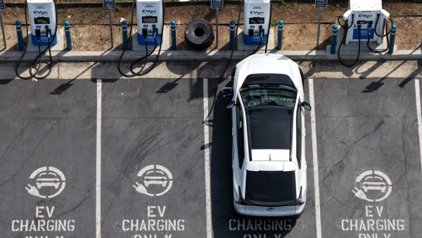 How Extreme Temperatures Affect Electric Vehicle Range: New AAA Findings
