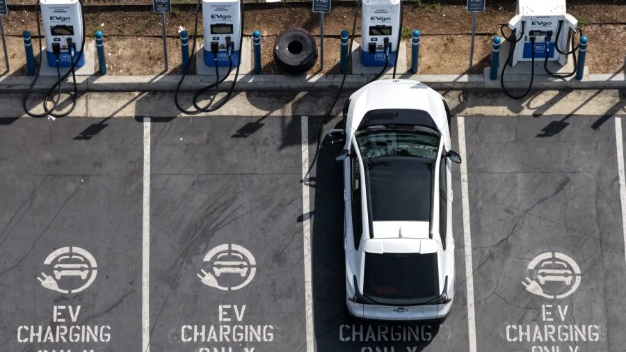 How Extreme Temperatures Affect Electric Vehicle Range: New AAA Findings