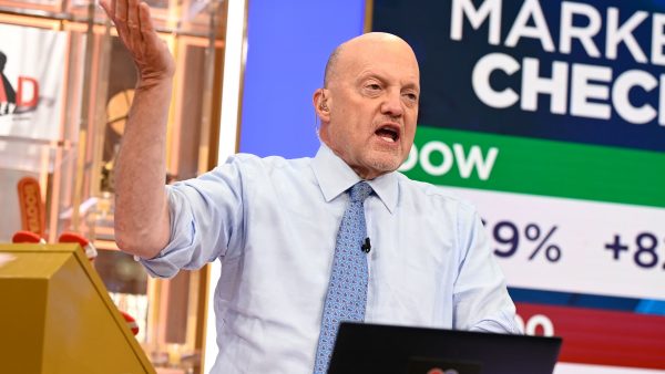 Jim Cramer Analyzes Market Resilience Amid Earnings Week Challenges
