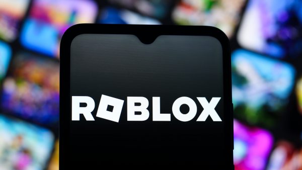 Roblox Shares Drop 18% Amid Child Safety Lawsuits and Booking Concerns
