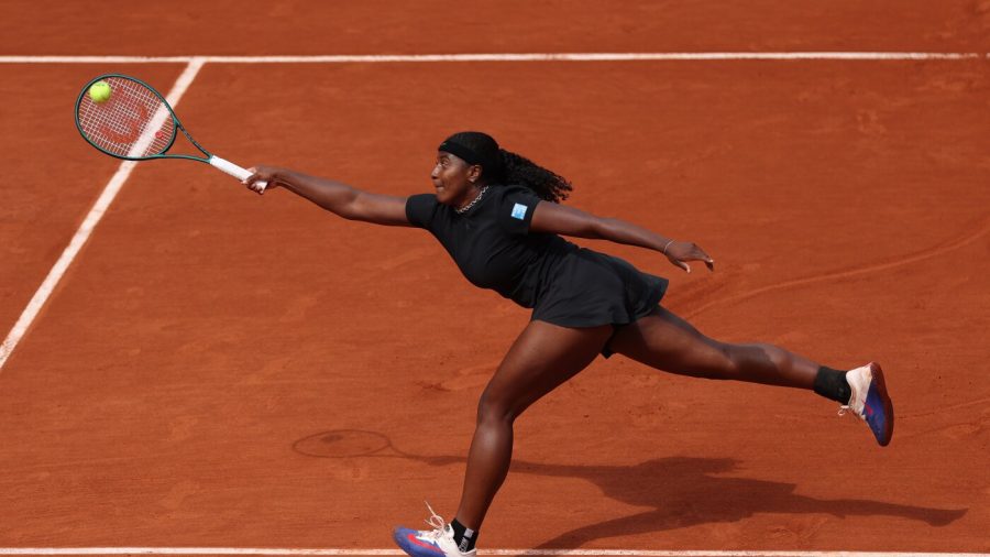 Mastering the Clay: How Tennis Pros Conquer the French Open Surface