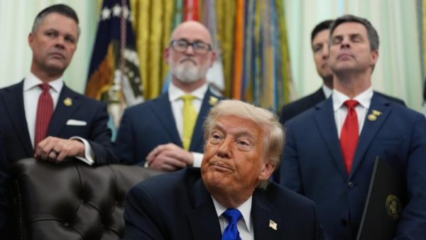 Trump Plans 25% Tariff Increase on EU Autos Over Trade Deal Noncompliance