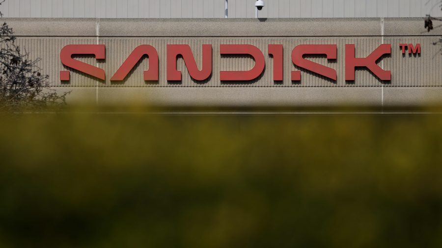 Impact of Surging Memory Prices on Tech Stocks: Sandisk’s Strategic Moves