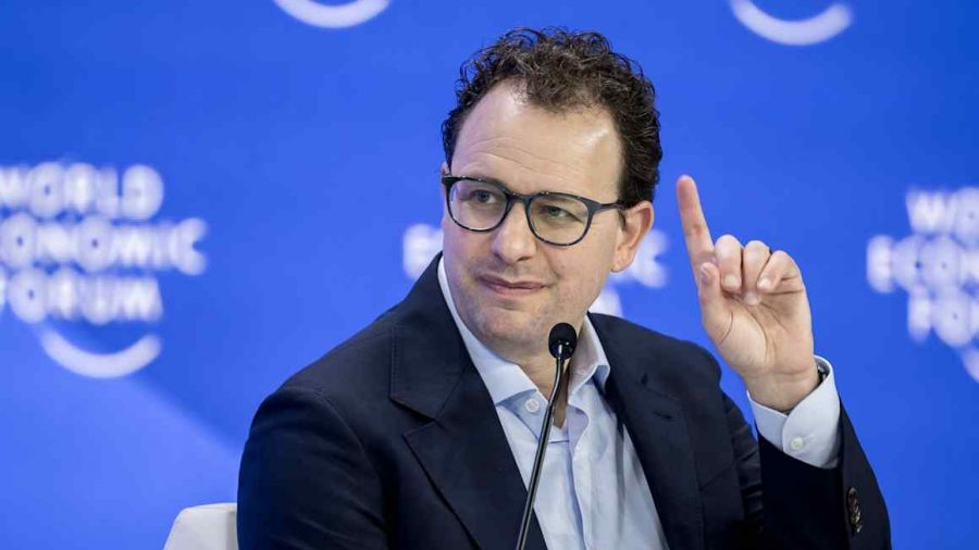 Anthropic Halts AI Model Access for Foreigners Amid US National Security Concerns