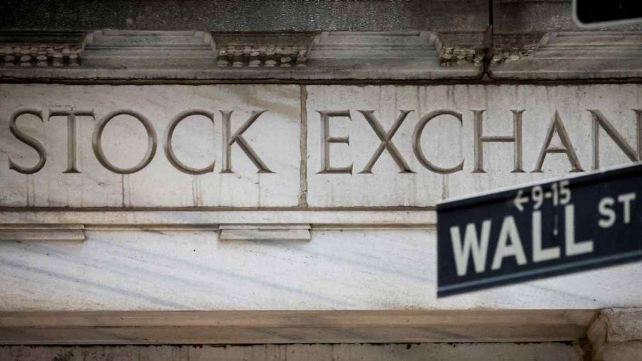 Global Stock Markets Plummet as Big Tech Faces Major Sell-Off