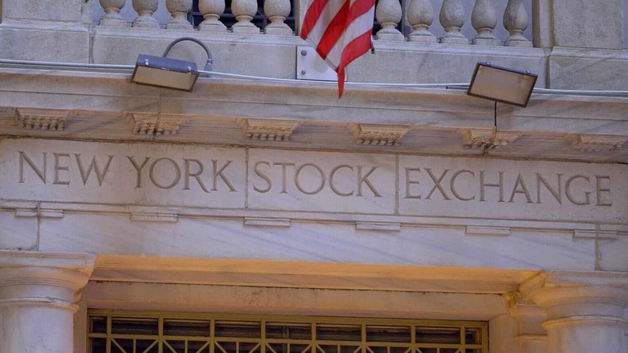 Tech Stocks Dive: Broader Market Declines as Semiconductor Shares Plummet