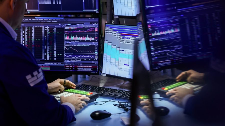 Chip Stocks Suffer Heavy Losses in a Market Dominated by Tech Giants