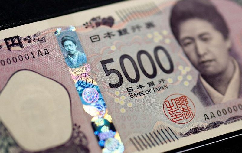 US Dollar Surges as Japanese Yen Plummets to 40-Year Low