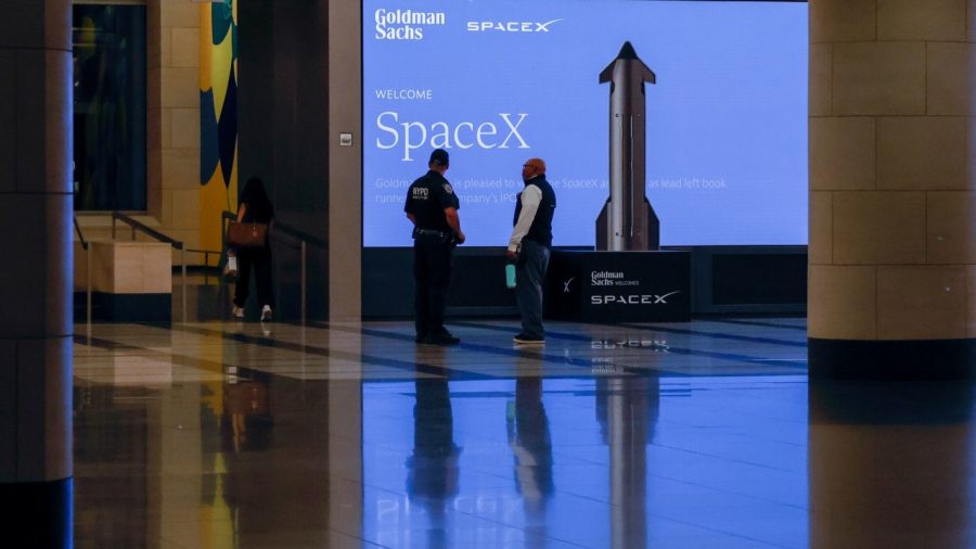 SpaceX IPO: A Golden Opportunity or a Risky Gamble?