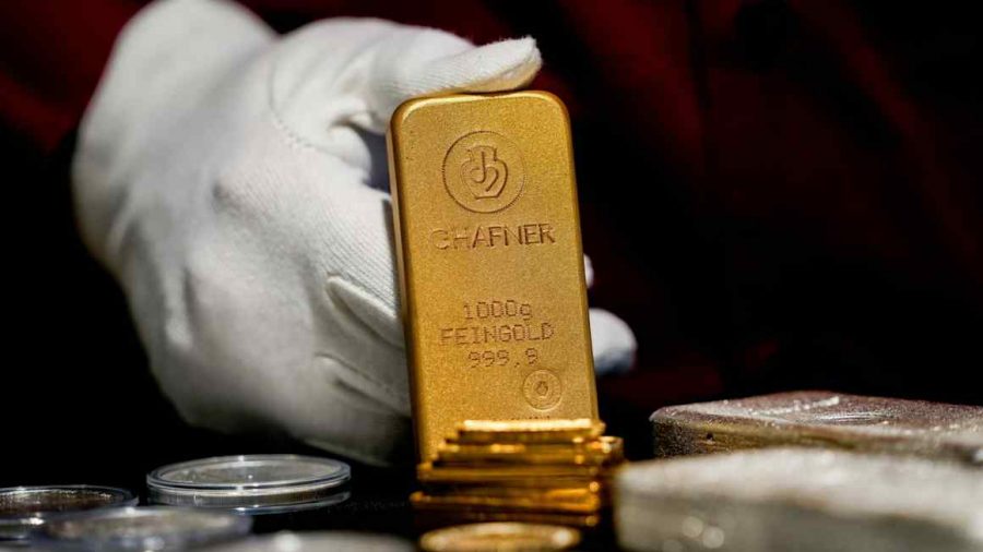 Gold’s Decline: Heading for Worst Quarter in Over a Decade Amid Diminishing Retail Demand
