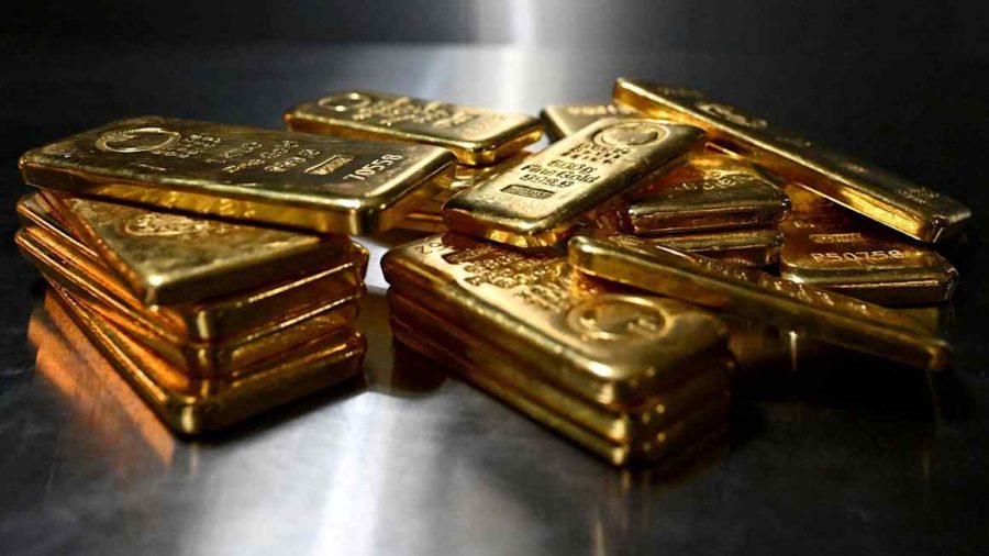 Gold Prices Plummet to Six-Month Low Amid Economic Uncertainty