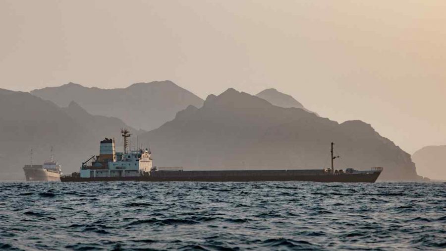 Hormuz Strait Blockade: 1,200 Cargo Ships Stranded with $125 Billion at Stake