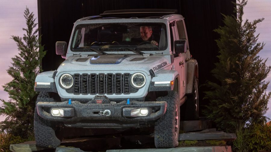 Jeep Owners Urged to Park Outside Amid Massive Recall for Fire Risks