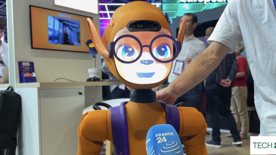 Love, Loneliness, and Robots: AI’s Role in Modern Human Connection