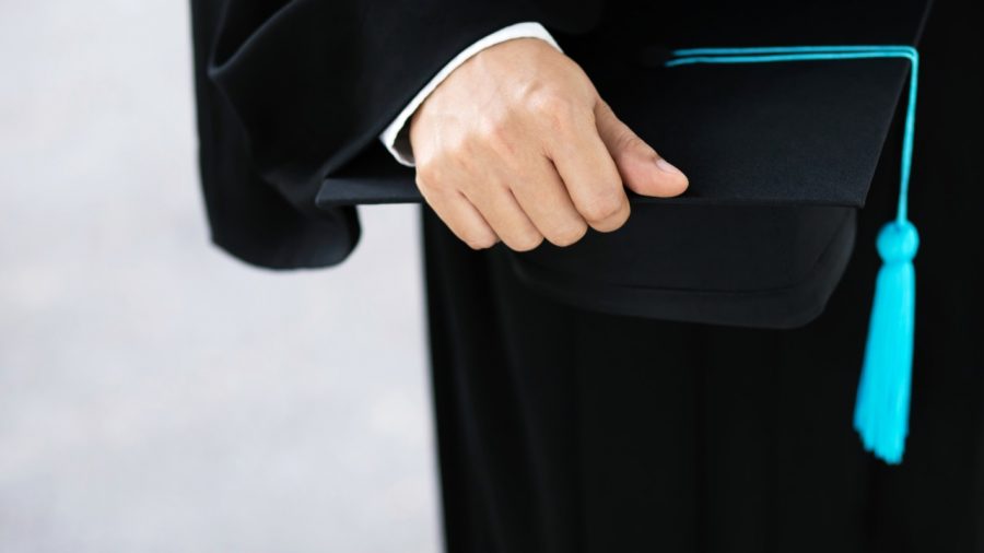 MBA Salaries Decline as Demand for Degrees Faces AI Disruption