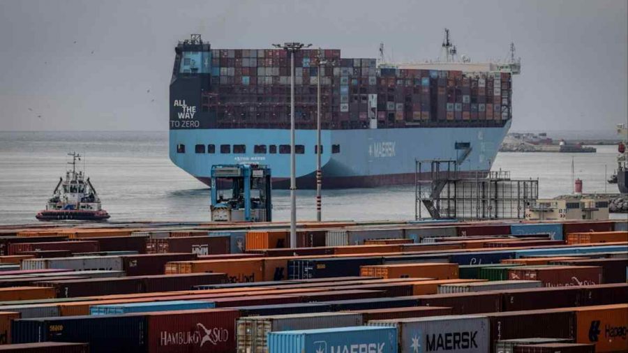 Maersk Boosts Profit Outlook Amid Surge in U.S. Tariff-Driven Demand