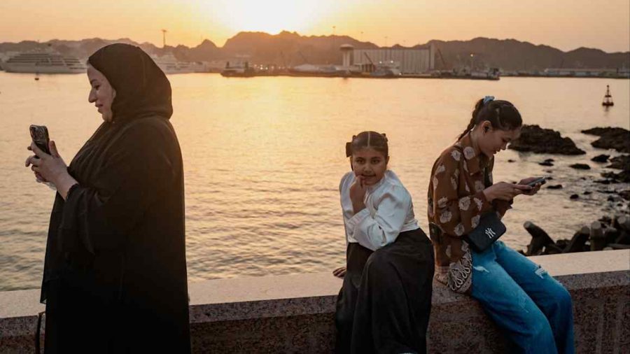 Mines Threaten Strait of Hormuz Shipping, Limiting Traffic for Months