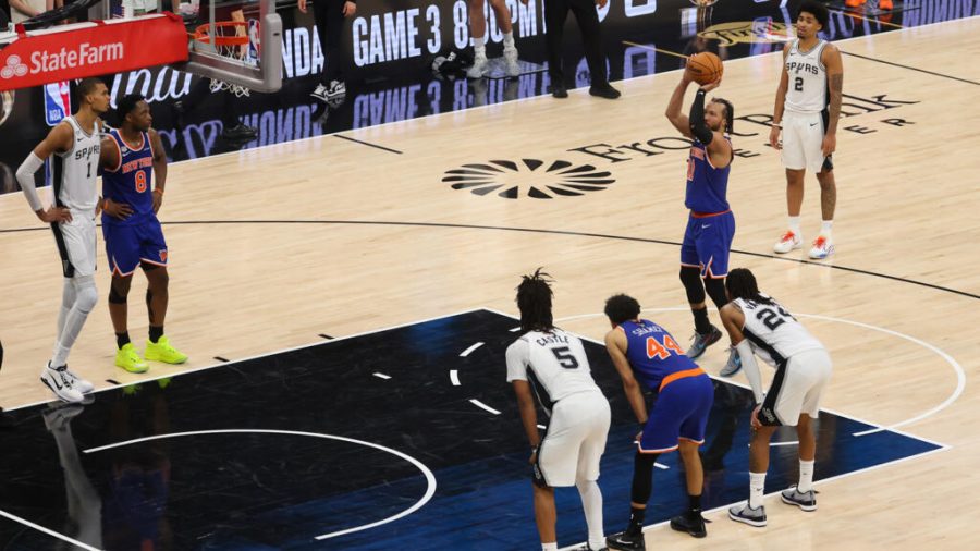 Knicks Edge Spurs, Take Commanding 2-0 Lead in NBA Finals