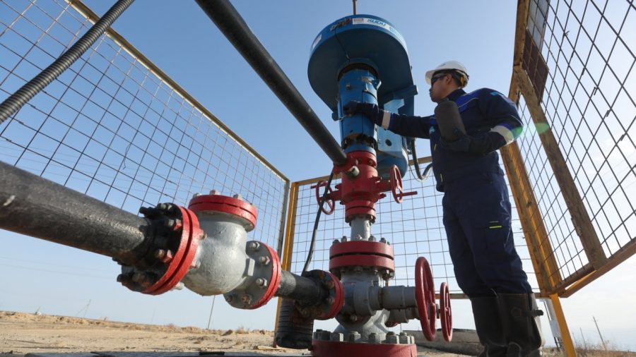 OPEC and Allies Commit to Oil Output Increase Amid Middle East Turmoil
