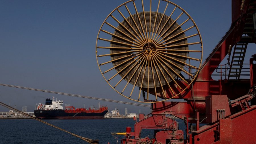 Oil Prices Experience Volatility Amid U.S.-Iran Negotiation Developments