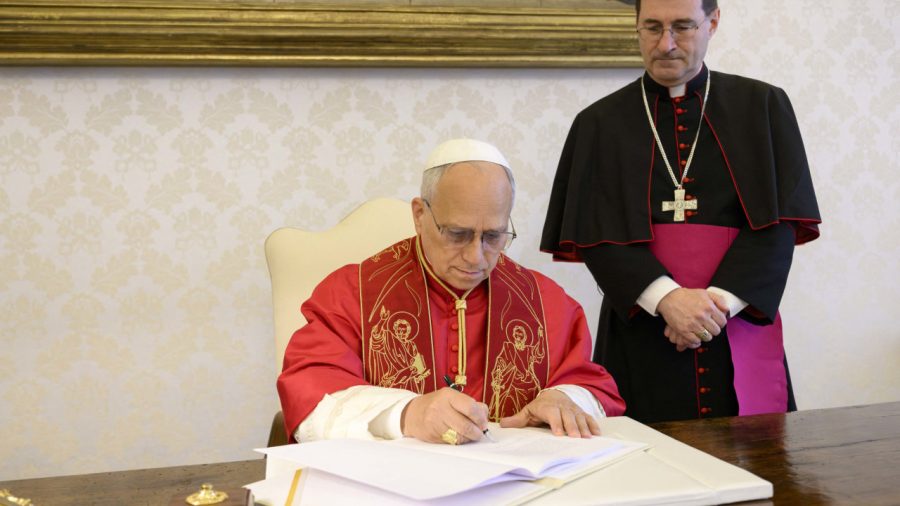 Will the Pope Need to Apologize to AI? A Reflection on Faith and Humanity