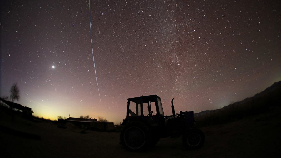 Space Stocks Plummet as SpaceX Achieves Stellar Debut