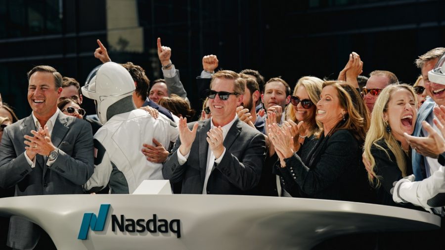Elon Musk’s SpaceX Hits $2.1 Trillion Valuation After Smooth IPO