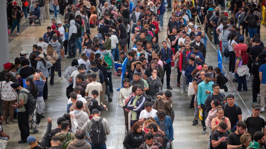 Spain’s Migrant Amnesty Scheme Sees Over One Million Applicants