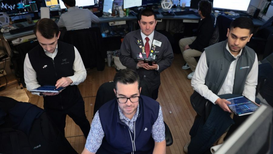 U.S. Stocks Set for Strong Quarter-End Gains Amid Tech Trade Resurgence
