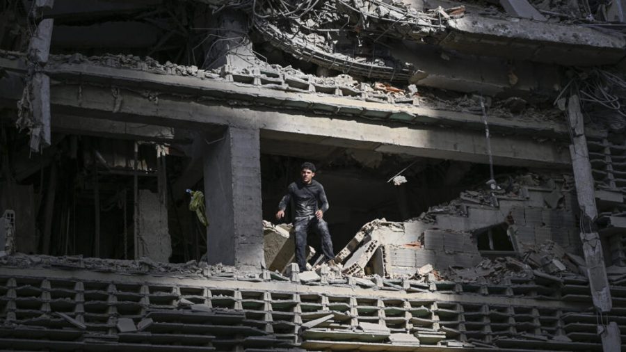 This Week in Pictures: Earthquakes, Heatwaves, and Political Turmoil