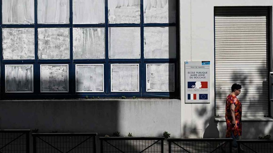 French Politicians Clash Over Air Conditioning Amid Escalating Heatwave