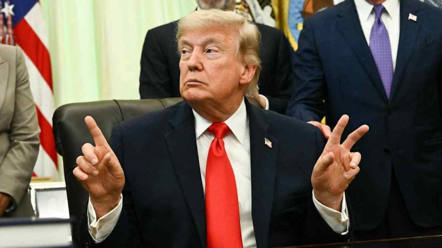Trump Criticizes Iran While Advocating for Deal to Reopen Strait of Hormuz