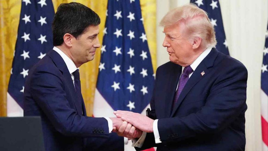 Trump Urges Rate Cuts as Pressure Mounts on Federal Reserve Nominee Warsh