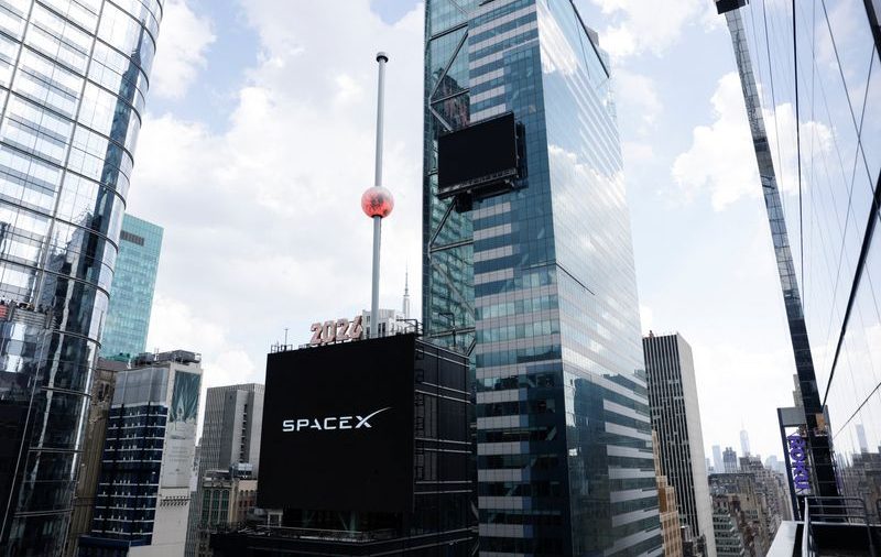 U.S. Tech Giants Face Decline Amid SpaceX Challenges and AI Cost Concerns