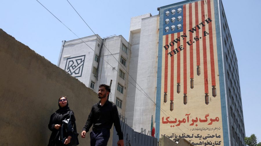 US and Iran Continue Talks Amid Paused Strikes: A Diplomatic Update
