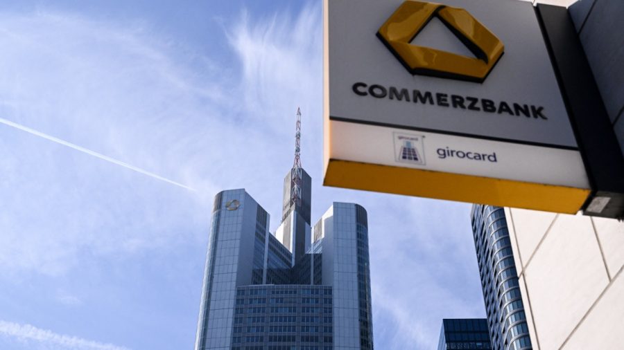 UniCredit Extends Offer to Increase Stake in Commerzbank to 42.5%