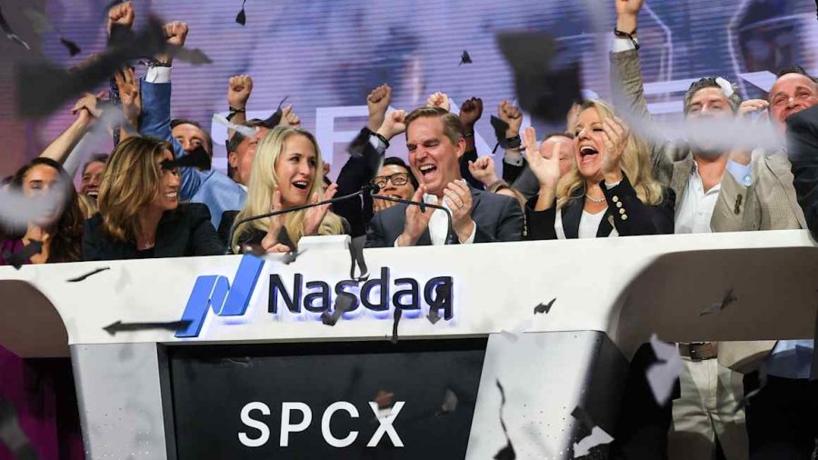 Wall Street Sees Record Fundraising as AI Race Heats Up