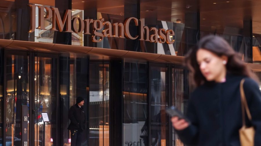 JPMorgan’s CEO Succession: Women Lead the Race but Fall Short