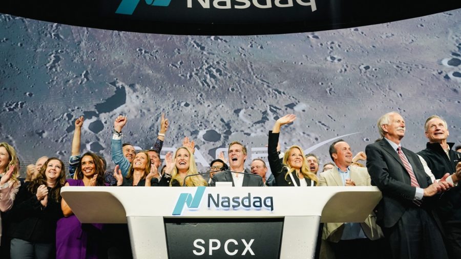 SpaceX Shares Soar as Elon Musk Becomes World’s First Trillionaire