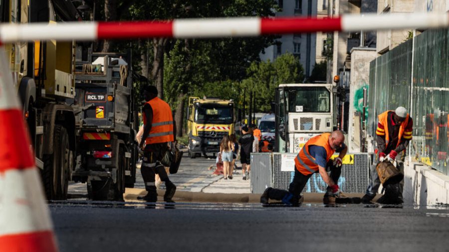 Paris Workers Endure Historic Heatwave Amidst Struggling Conditions