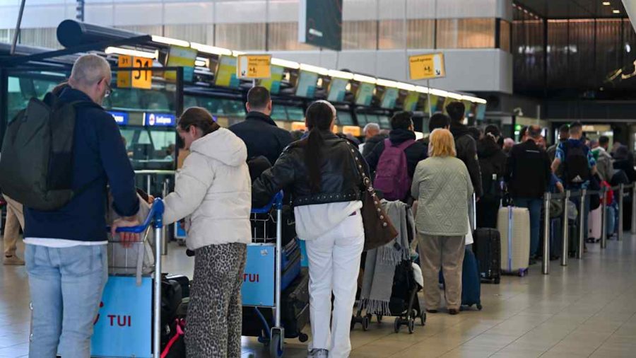 EU Delays Pre-Authorized Travel System Amid Border Chaos