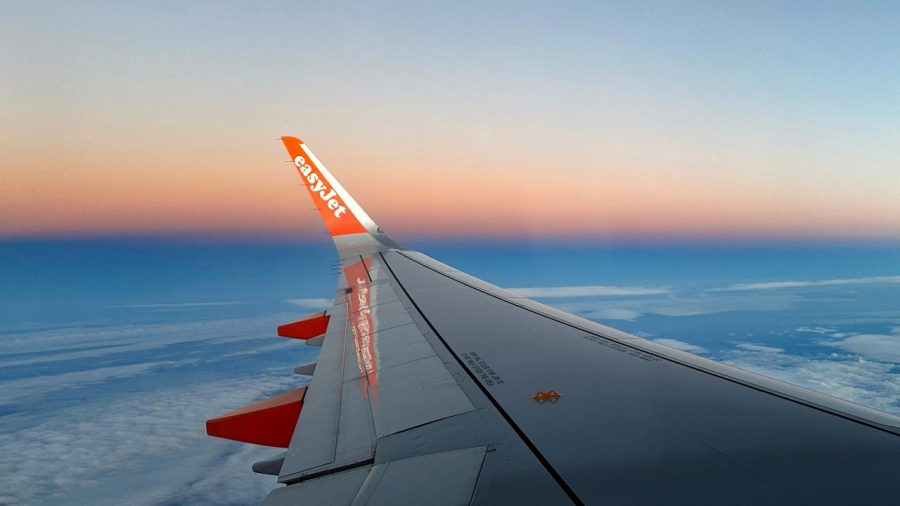 easyJet Soars After $7.6 Billion Takeover Bid from Apollo