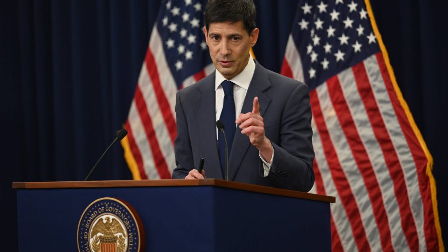 Fed Minutes Reveal Divisions on Future Interest Rate Strategies