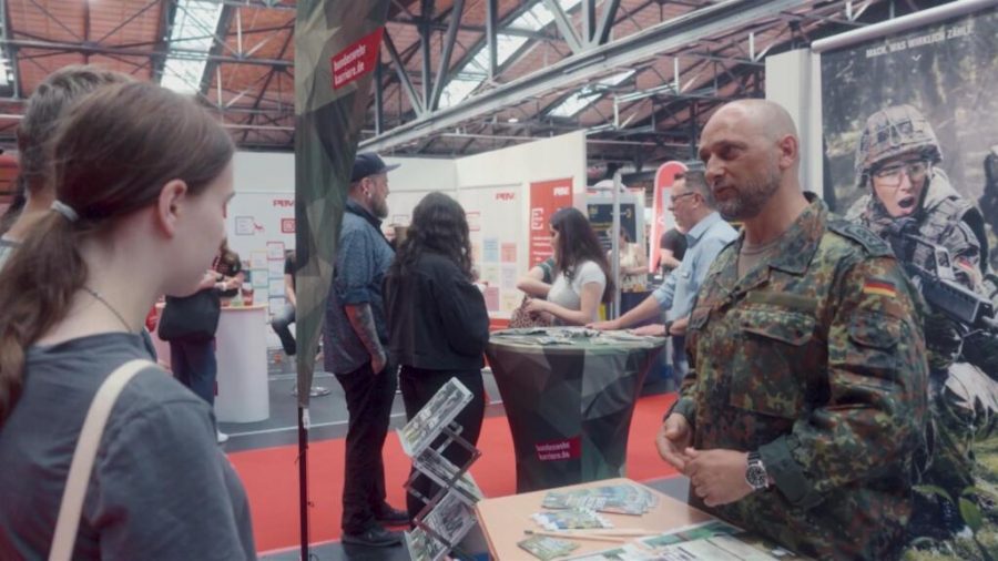 German Gen Z Turns to Bundeswehr as Job Market Weakens