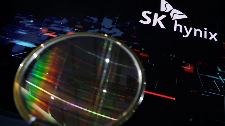 Hynix Shares Surge Amidst Chip Market Challenges and Oil Price Declines