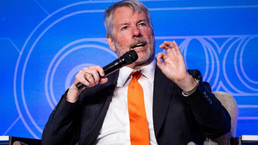 Michael Saylor’s Flawed Bitcoin Valuation Strategy Under Scrutiny