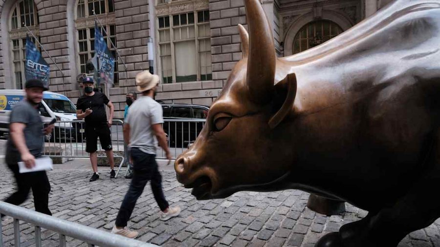 Wall Street Profit Forecasts Surge, Raising Concerns of Earnings Bubble