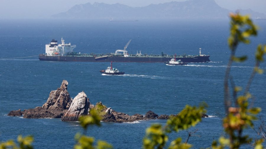 U.S. Tech Futures Decline as Oil Prices Surge Amid Hormuz Ship Attacks